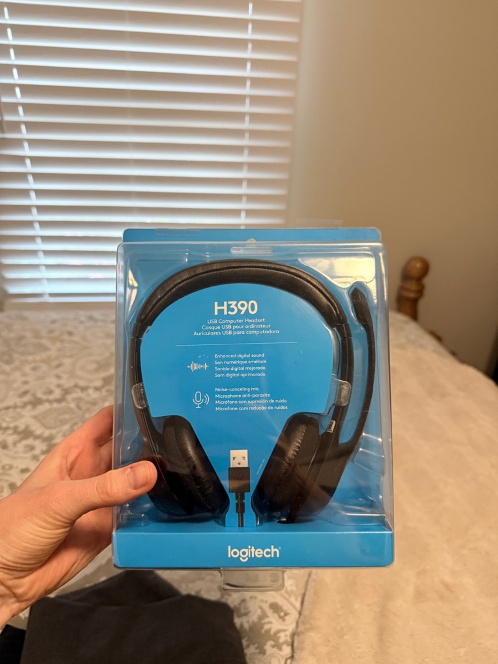Logitech H390 USB Headset in Black